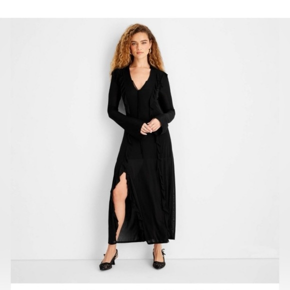 Future Collective Long Sleeve Ruffle
Maxi Dress new 🆕 - Picture 1 of 6